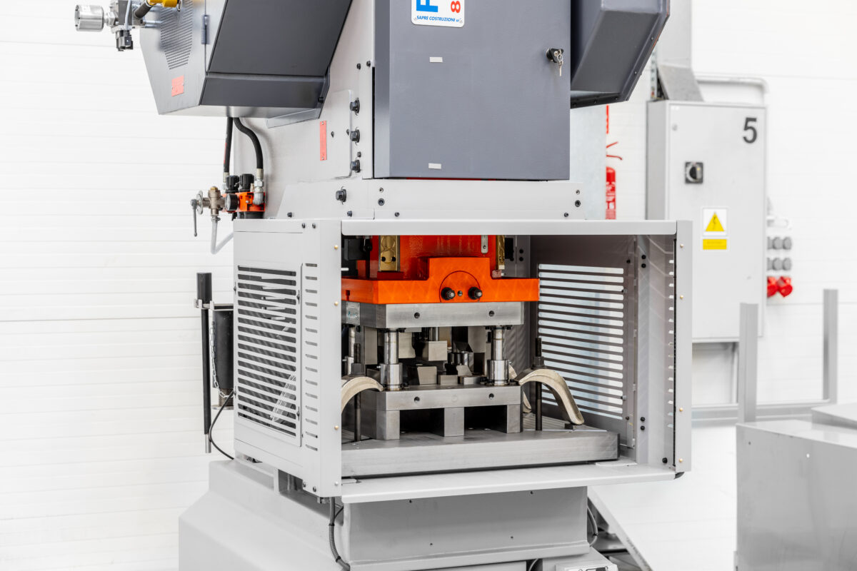 Wykrawanie blach CNC