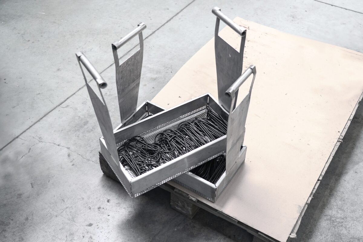 Trwała konstrukcja - elektrozamek, wentylator chemoodporny i płaszcz izolacyjny